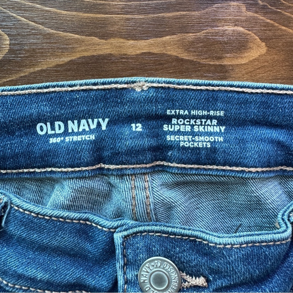 Old Navy Dark Blue Distressed Skinny Jeans - Picture 3 of 8